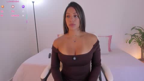 Hanna Williams  online show from 03.15.26