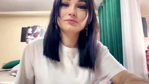 Snapshot of hannelorehermans chatting on 02.24.26 Mira online show from 02.24.26