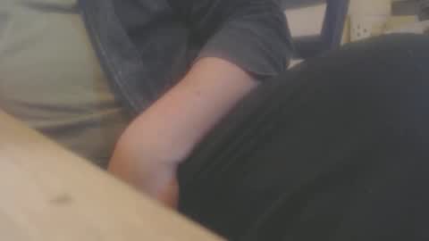 Snapshot of hannes_k chatting on 10.21.25 hannes_k online show from 10.21.25