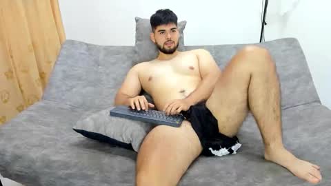 Snapshot of hans_fox03 chatting on 10.04.25 Hans online show from 10.04.25