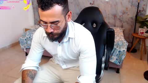 Snapshot of hanz_col chatting on 12.01.25 hanz_col online show from 12.01.25