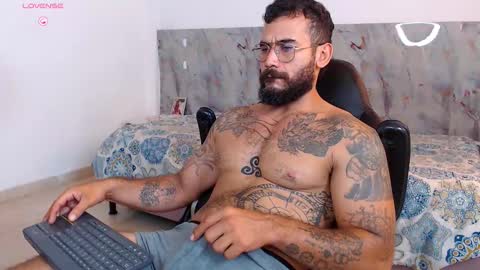 Snapshot of hanz_col chatting on 12.05.25 hanz_col online show from 12.05.25