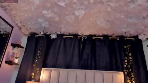 Snapshot of hanzking01 chatting on 10.17.25 Hanzking01 online show from 10.17.25