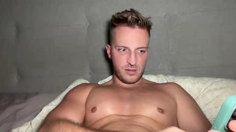 hanzlagerfelt online show from 10.15.25