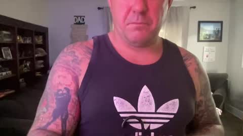Snapshot of happilymarr1ed chatting on 10.02.25 DadBod online show from 10.02.25
