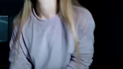 Snapshot of happy_fox_ chatting on 11.26.25 happy_fox_ online show from 11.26.25