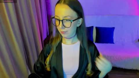 Snapshot of happystephanie chatting on 09.21.25 Stephanie online show from 09.21.25