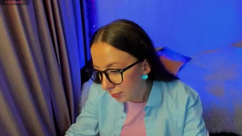 Snapshot of happystephanie chatting on 10.26.25 Stephanie online show from 10.26.25