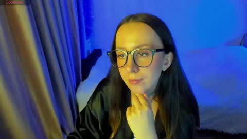 Snapshot of happystephanie chatting on 10.31.25 Stephanie online show from 10.31.25