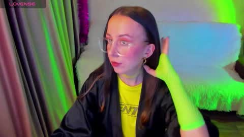 Snapshot of happystephanie chatting on 01.08.26 Stephanie online show from 01.08.26