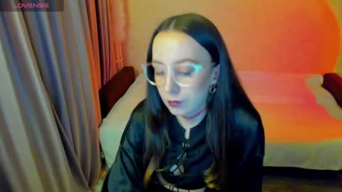 Stephanie online show from 04.04.26