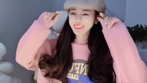 Snapshot of happysweetie168 chatting on 12.17.24 Daisy online show from 12.17.24