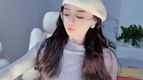 Snapshot of happysweetie168 chatting on 12.22.24 Daisy online show from 12.22.24