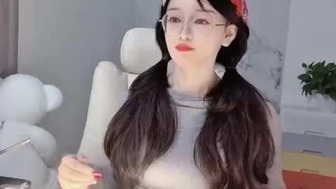 Snapshot of happysweetie168 chatting on 02.19.25 Daisy online show from 02.19.25