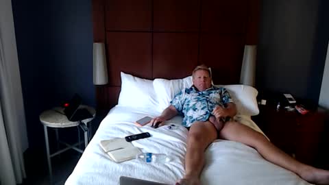 Steele and Cassie online show from 11.19.25