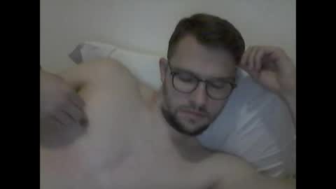Snapshot of hardboylovemilfmoom chatting on 05.21.26 hardboylovemilfmoom online show from 05.21.26