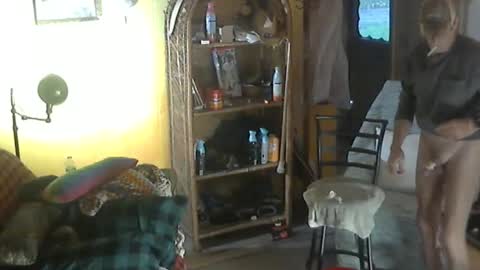 Snapshot of hardinhand44 chatting on 10.31.25 john nobles online show from 10.31.25