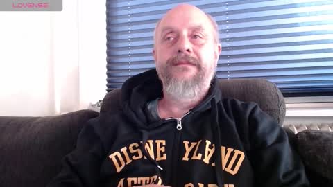 MrLazy online show from 10.19.25