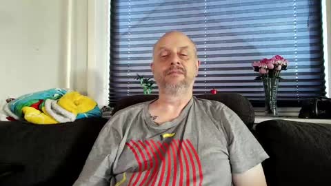 Snapshot of hardmrlazy chatting on 05.27.26 MrLazy online show from 05.27.26