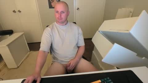 Snapshot of hardon911 chatting on 02.12.26 Stand Lee online show from 02.12.26