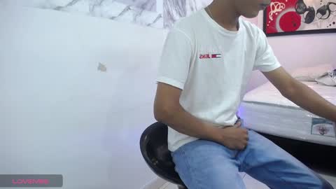 Snapshot of hardsexlove08 chatting on 12.29.24 Andres Dean online show from 12.29.24