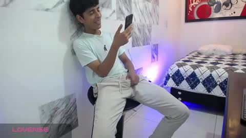 Snapshot of hardsexlove08 chatting on 01.06.25 Andres Dean online show from 01.06.25