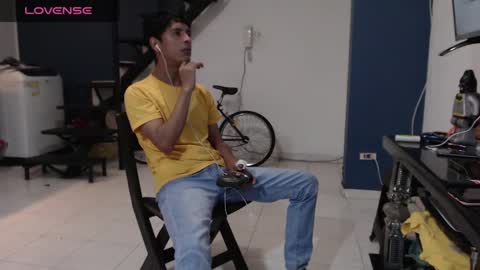 Snapshot of hardsexlove08 chatting on 02.20.25 Andres Dean online show from 02.20.25