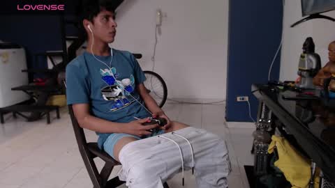 Snapshot of hardsexlove08 chatting on 02.23.25 Andres Dean online show from 02.23.25