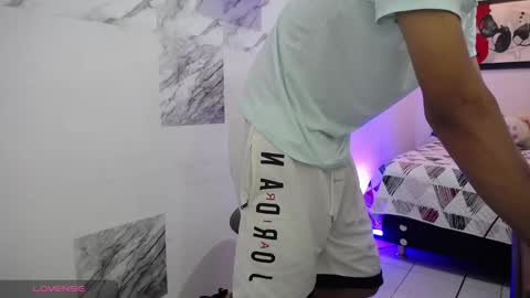 Snapshot of hardsexlove08 chatting on 03.09.25 Andres Dean online show from 03.09.25