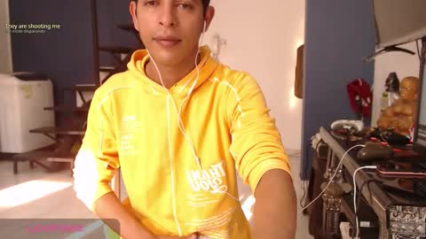 Snapshot of hardsexlove08 chatting on 09.17.25 Andres Dean online show from 09.17.25