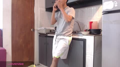 Snapshot of hardsexlove08 chatting on 09.18.25 Andres Dean online show from 09.18.25