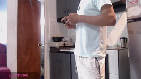 Snapshot of hardsexlove08 chatting on 09.22.25 Andres Dean online show from 09.22.25