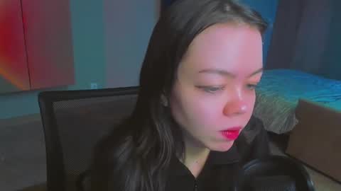 Snapshot of haribo_asmr chatting on 12.31.24 Miss Hari online show from 12.31.24