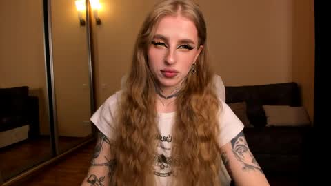 Julia online show from 04.22.26