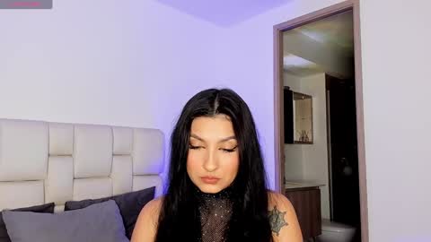 Snapshot of harley_sweett chatting on 12.14.24 online show from 12.14.24