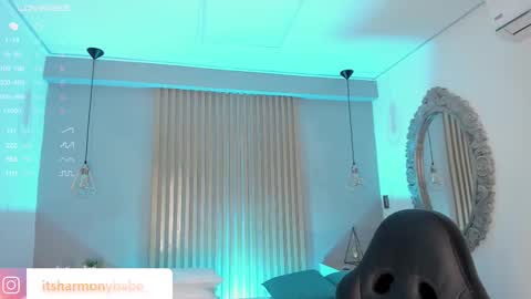 Snapshot of harmonybabe_ chatting on 02.23.25 Harmony online show from 02.23.25