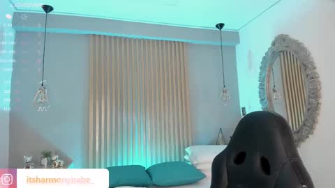 Snapshot of harmonybabe_ chatting on 03.01.25 Harmony online show from 03.01.25