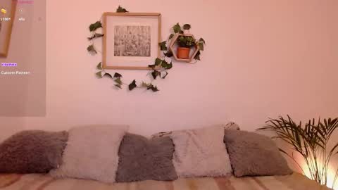 Snapshot of harmonyy01 chatting on 02.11.25 Harmony Please help me to reach 100 thumbs up online show from 02.11.25