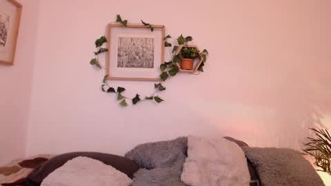 Snapshot of harmonyy01 chatting on 02.27.25 Harmony Please help me to reach 100 thumbs up online show from 02.27.25