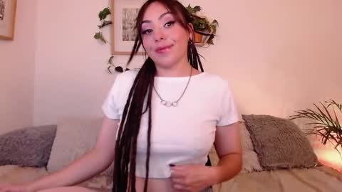 Snapshot of harmonyy01 chatting on 03.02.25 Harmony Please help me to reach 100 thumbs up online show from 03.02.25