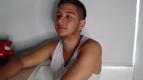 Snapshot of harold_18_ chatting on 12.01.25 harold_18_ online show from 12.01.25