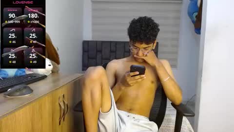 Snapshot of harrytwink18 chatting on 09.12.25 HARRY online show from 09.12.25