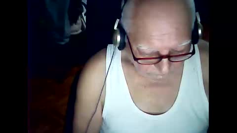 Snapshot of hasanben54398 chatting on 10.31.25 hasan online show from 10.31.25