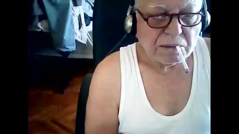 Snapshot of hasanben54398 chatting on 11.01.25 hasan online show from 11.01.25