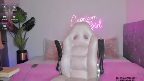Snapshot of hasbella_saenz1 chatting on 04.19.26 s online show from 04.19.26