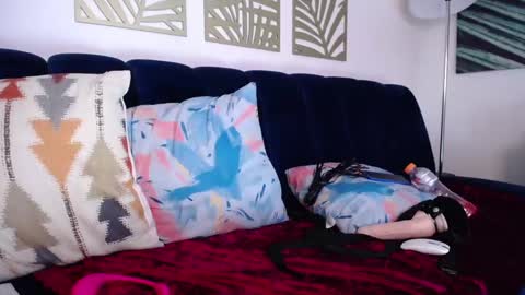 Nicole online show from 02.11.25