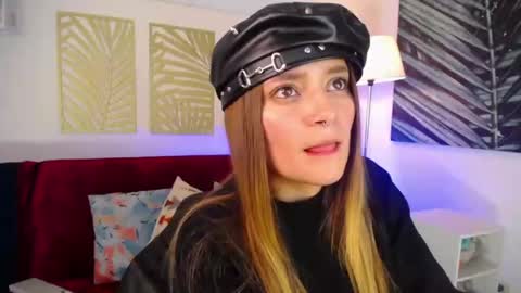 Nicole online show from 02.25.25