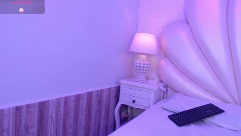 Snapshot of hatsajones chatting on 09.27.25 hatsajones online show from 09.27.25