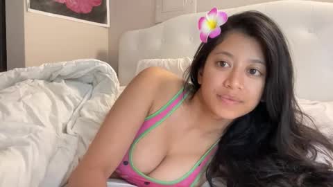 Snapshot of hawaiigirl_ chatting on 06.05.26 hawaiigirl_ online show from 06.05.26