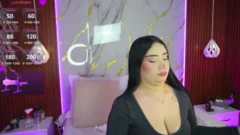 Snapshot of hay1_ chatting on 12.14.24 haylie See you tonight at 8pm Colombia time online show from 12.14.24
